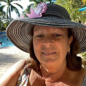 Meet your Posher, Pamela